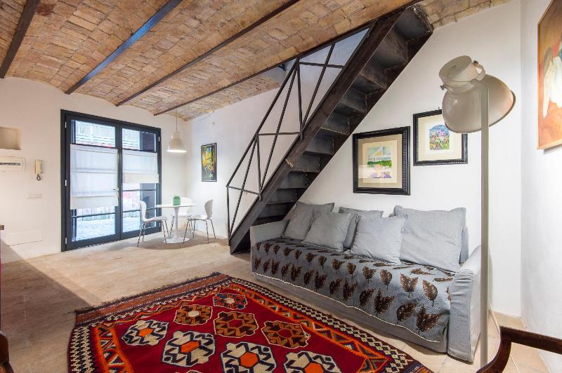 Colosseo Elegant Loft — забронировать отель в Риме