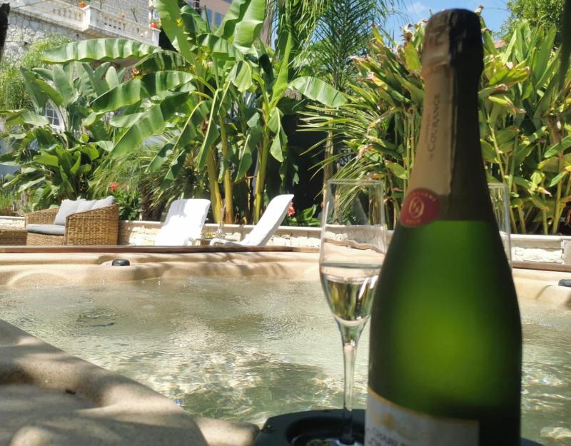 La petite Nicoise au Jacuzzi a 3 min de la mer — отзывы гостей и цены