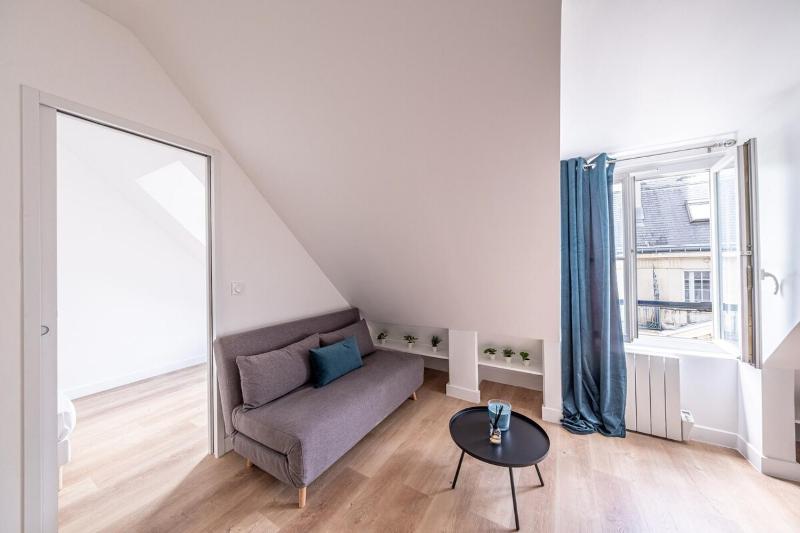 Цены на Charmant Studio Proche Arc de Triomphe Champs в Париже