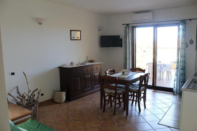 Immobile Rena Bianca: Moderno Appartamento Vista Mare
