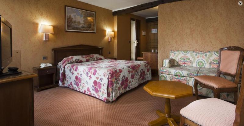 Цены на Hotel Meslay Republique в Париже