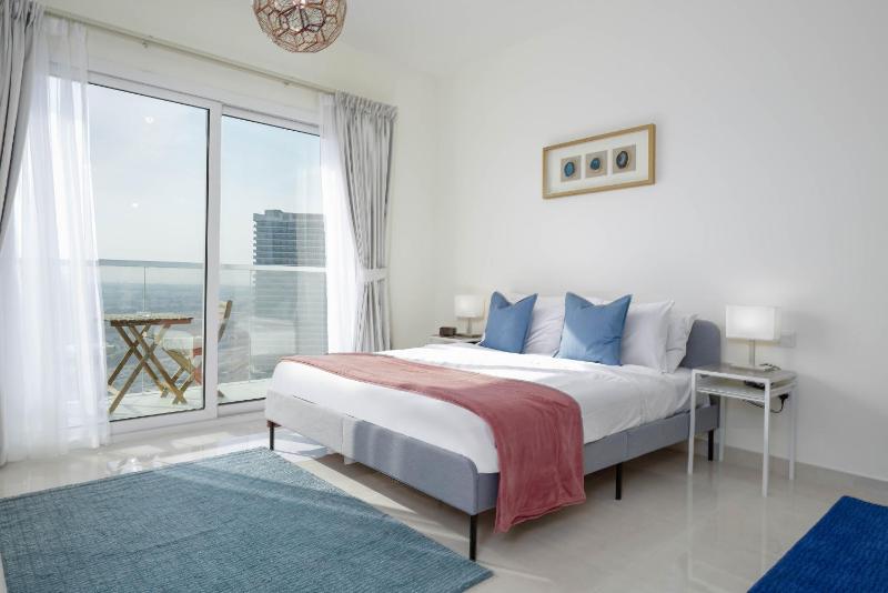 Lux BnB I AG Tower I Canal Views — комфортный отель в Дубае