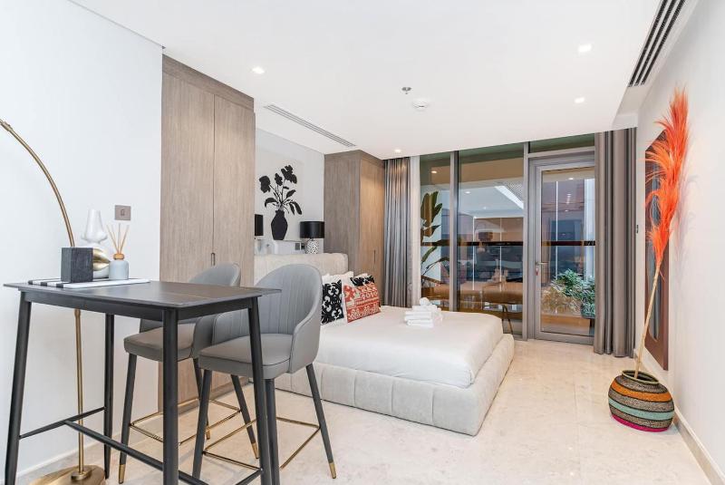 Fashionable Studio8 Min Walk To Burj Khalifa — отель в Дубае, Объединенные Арабские Эмираты
