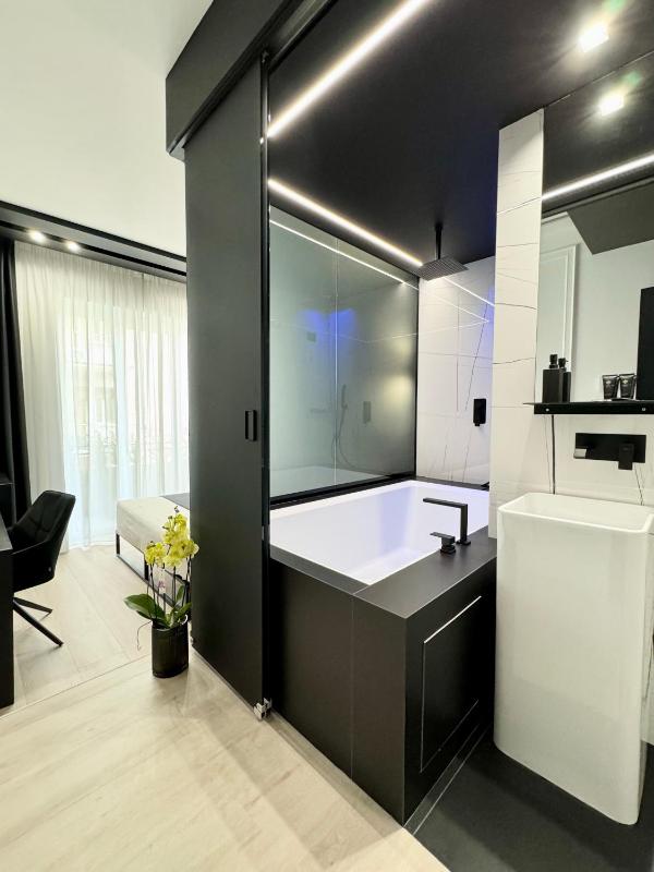 Gallerie Boutique Rooms — комфортный отель в Неаполе