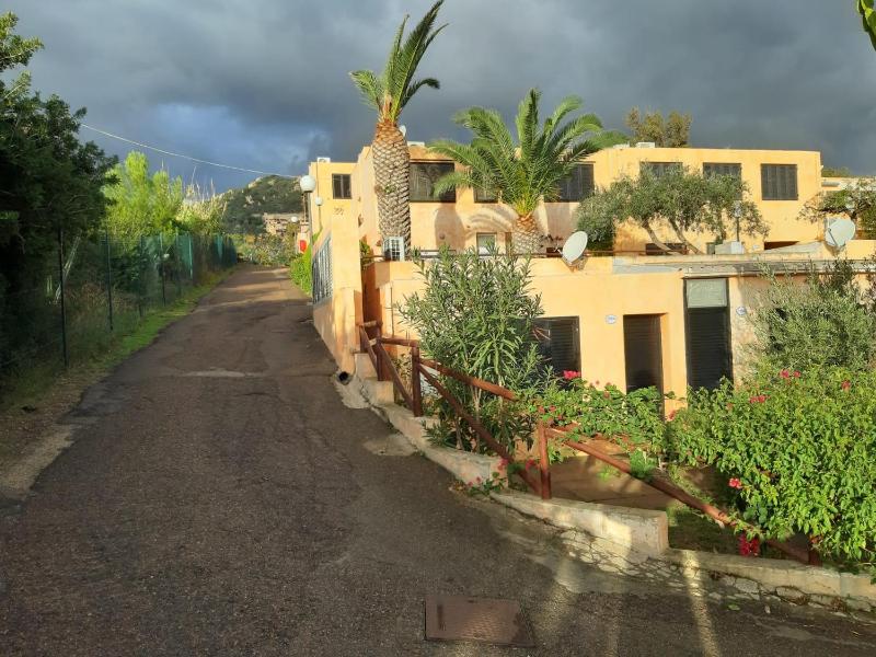 Bungalow a Costa Rei - Paradiso Fronte Mare con Spiaggia