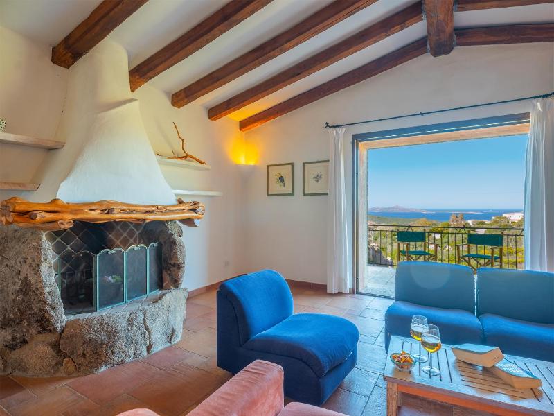 Villa Letizia a Cannigione - Lussuosa Villa con Piscina