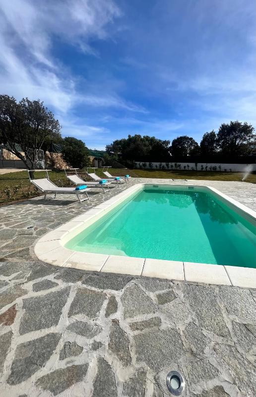 Casa EDERA a Olbia - Rilassante villa con piscina