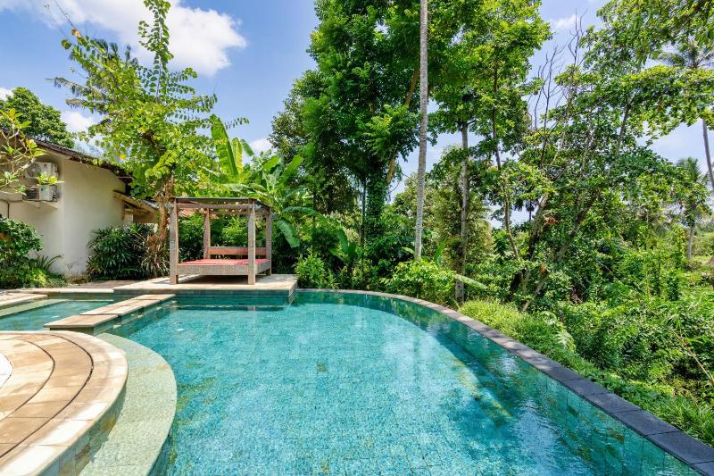 Aalaya Villa by Betterplace — отель с удобным расположением в Убуде