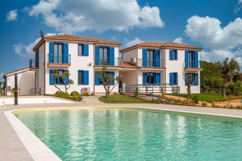 Acquamarina a Cardedu - Appartamenti con Piscina