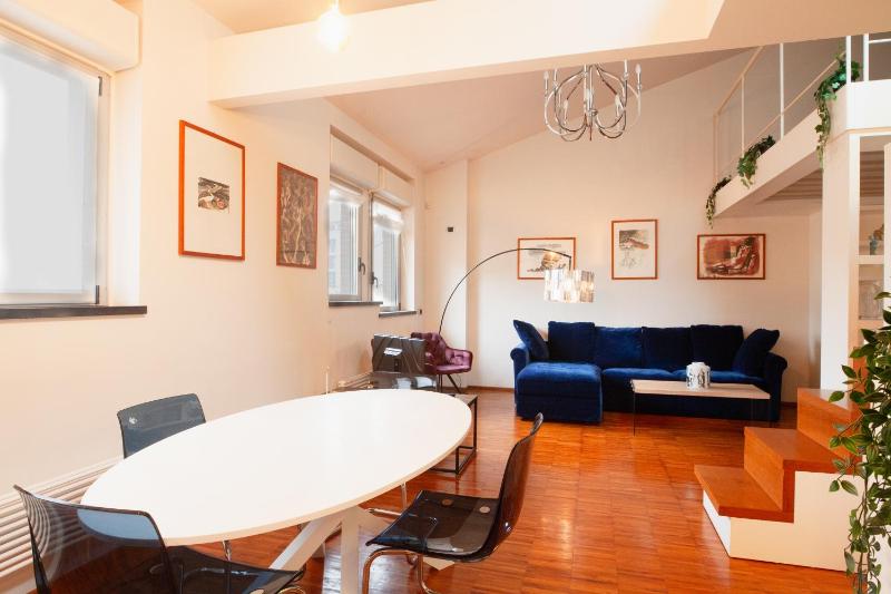 Navigli Design Apartment with Balcony — забронировать отель в Милане