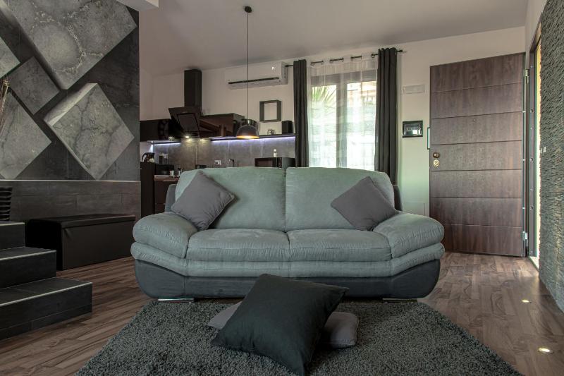 Suite 115 a Capoterra - Lussuoso Appartamento Vista Mare