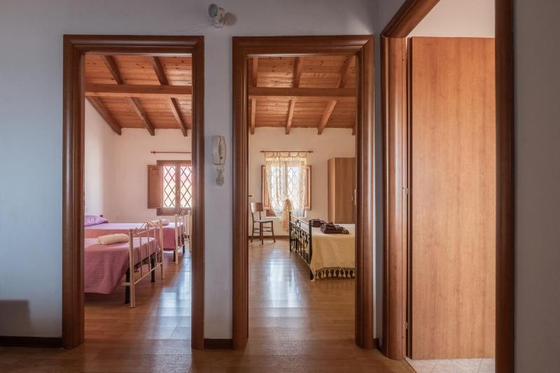 Villa Vintage a Riola Sardo - Lussuosa con palestra