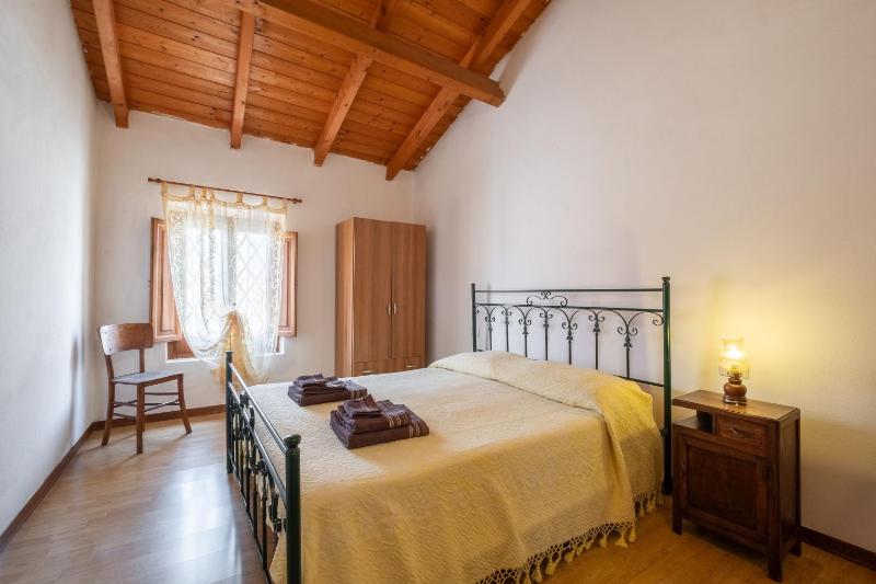 Villa Vintage a Riola Sardo - Lussuosa con palestra