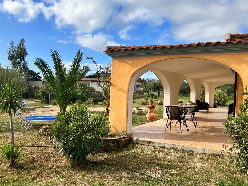Villa Grecale a Cala Liberotto - Vista Montagne