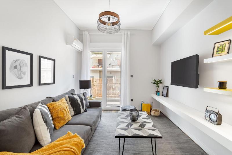 Bright, Modern Retreat Near Acropolis in Koukaki — отзывы гостей и цены