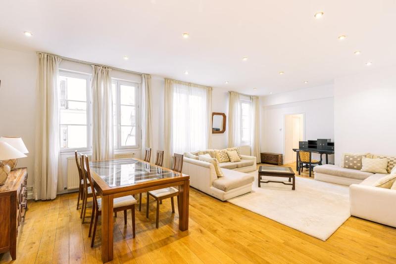 GuestReady - apartment in the heart of Paris — отель с удобным расположением в Париже