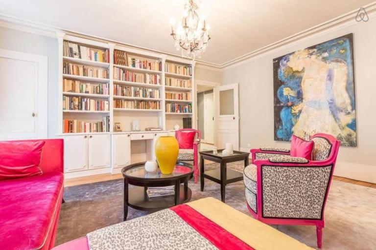 GuestReady - Apt. chic pres du Canal St. Martin — отель с удобным расположением в Париже
