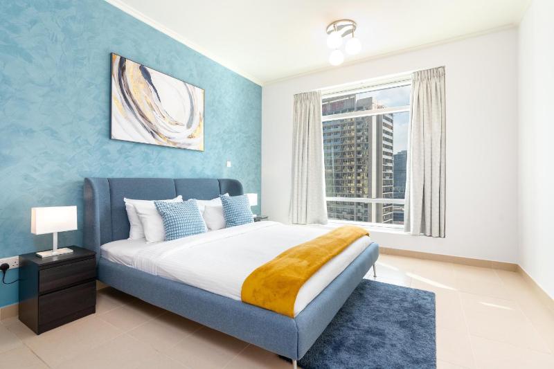 Lux BnB Burj Views Tower I Downtown — комфортный отель в Дубае