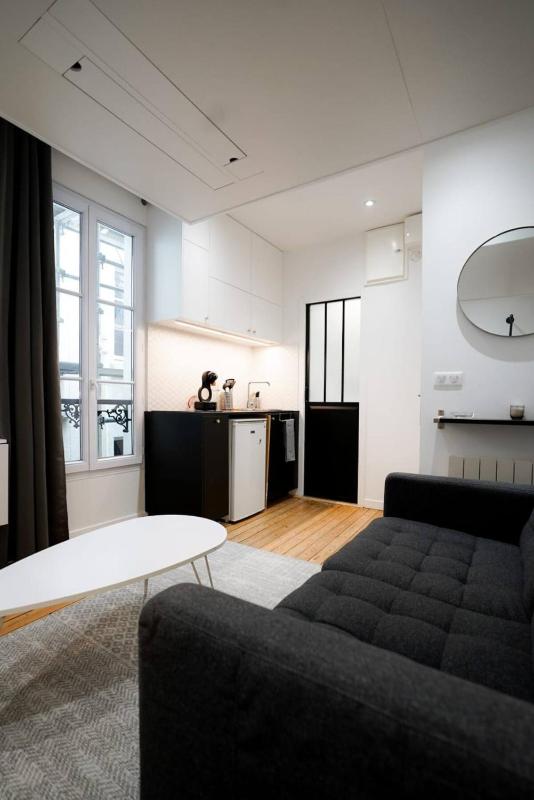 Petit Studio Tres Charmant — отель с удобствами в Париже