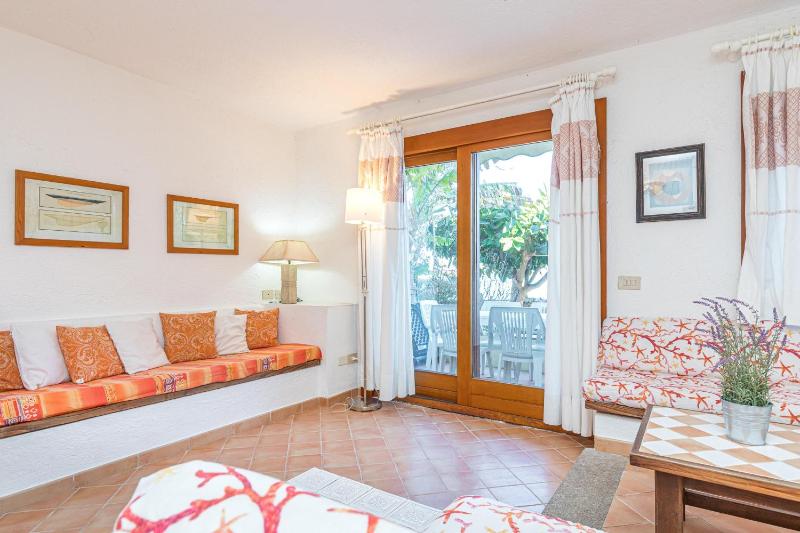 Piazzetta Villa Roxy a Porto San Paolo - Lussuosa villa fronte mare