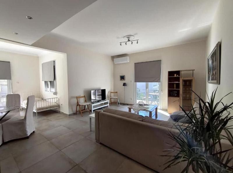 2 Bd Lively City Oasis Close to Metaxourgeio — отель с удобным расположением в Афины