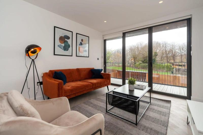 Цены на Modern 2 Bedroom Apartment in Wimbledon в Лондоне