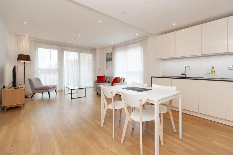 Modern 2 Bed Apartment in South Lambeth — забронировать отель в Лондоне