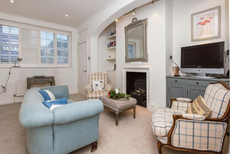 Churn - Cosy 1 Bedroom Apartment in Chelsea — комфортный отель в Лондоне