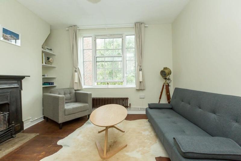 Convenient 2 Bedroom Apartment in Waterloo — забронировать отель в Лондоне