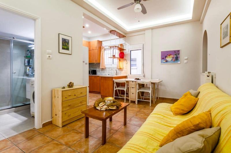 Athens Perfect Spot - Zografou Cozy Home — отель в Афины, Греция
