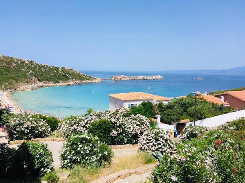 La Chiglia Bianca: Lussuosa Villa Fronte Mare