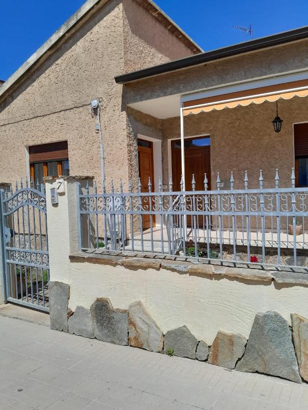 Casa Francesca a Olmedo - Spazioso appartamento con giardino