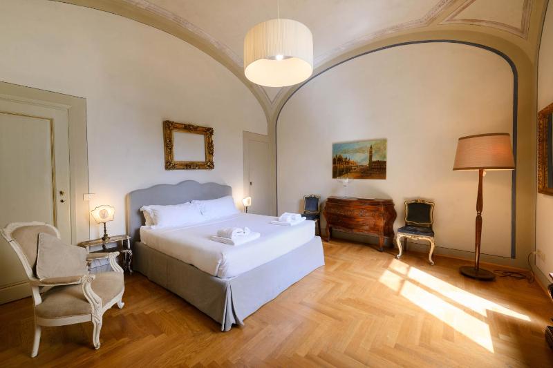 La casa degli Specchi — отель с удобным расположением в Флоренции