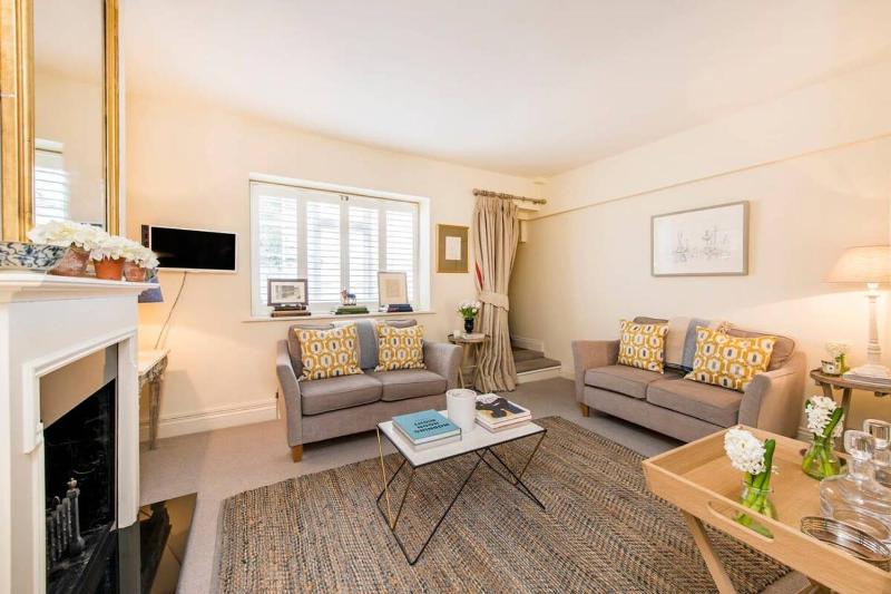 Delightful 2 Bed in Notting Hill - 5 min from tube — отель с удобным расположением в Лондоне