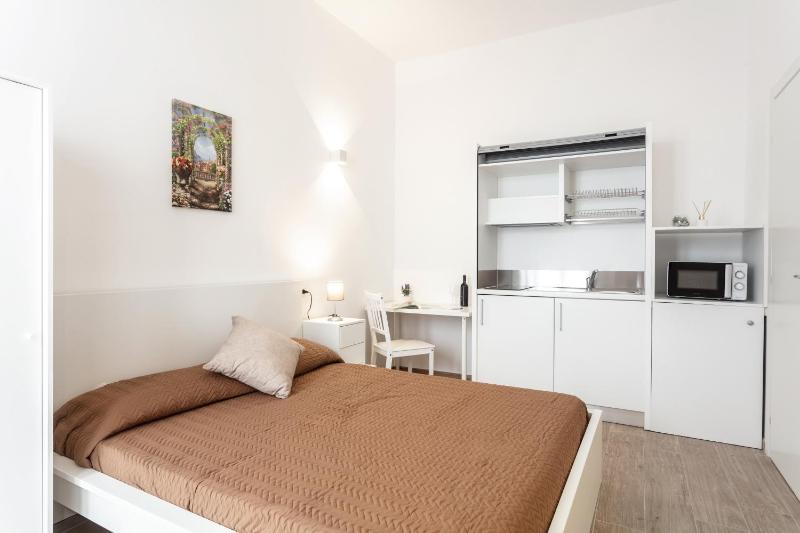 Lena's Rooms a Olbia - Accoglienti camere in centro