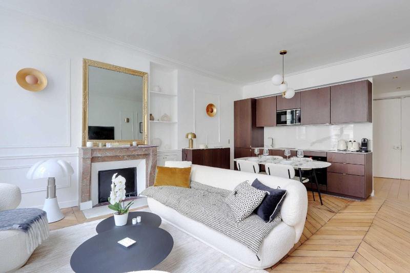 Beautiful flat in the heart of the Latin neighbourhood — комфортный отель в Париже