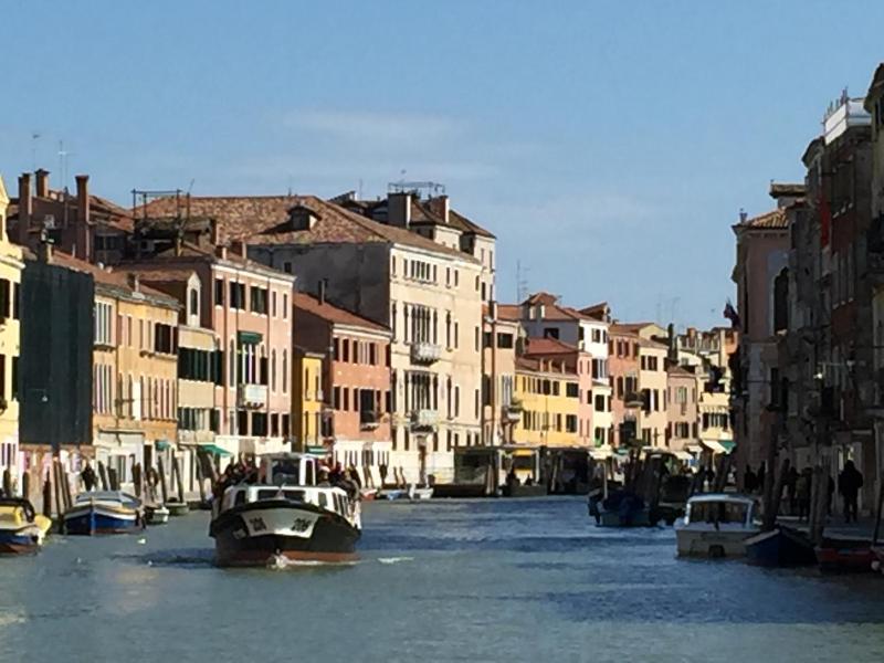 Eagle's Nest Venice Guest House — отель с удобным расположением в Венеции