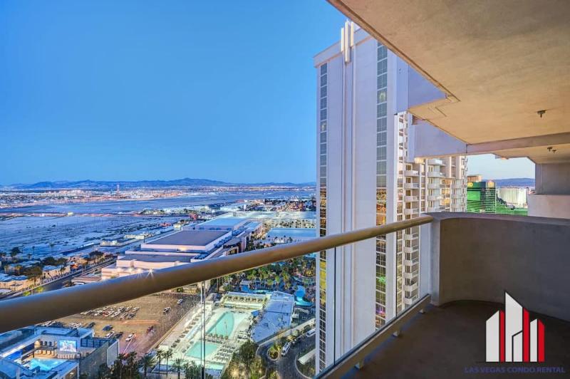 MGM Signature-28-714 1BR 2-Bath Balcony Suite — отель в Лас Вегасе, Соединенные Штаты Америки