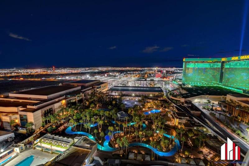 MGM Signature-20-608 1Br 2Ba Balcony Jacuzzi Suite — забронировать отель в Лас Вегасе