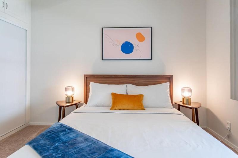 Fast Wifi Luxury 1br Prime Location Huge Bed — забронировать отель в Лос-Анджелесе