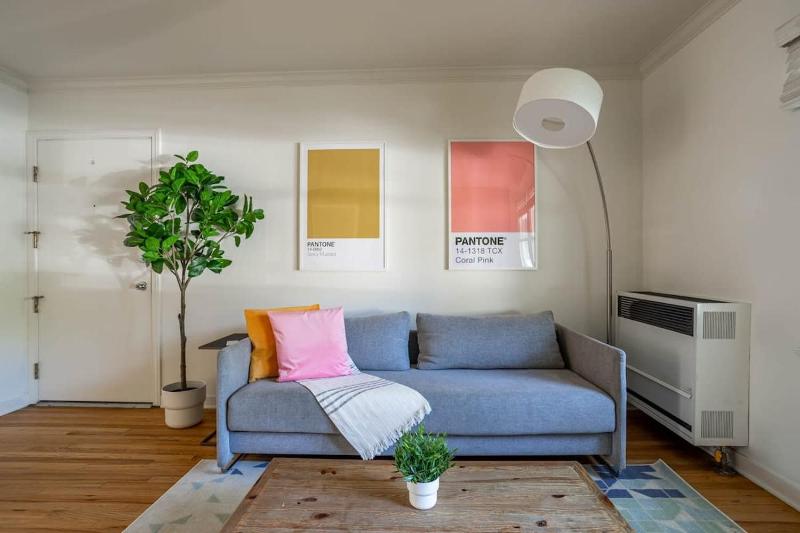 HUGE 2BR FAST WIFI Washer Dryer inside Unit 4 Guests — отель в Лос-Анджелесе, Соединенные Штаты Америки