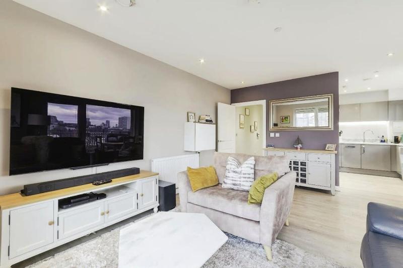 Цены на Chic 1BR Flat in the Heart of London в Лондоне