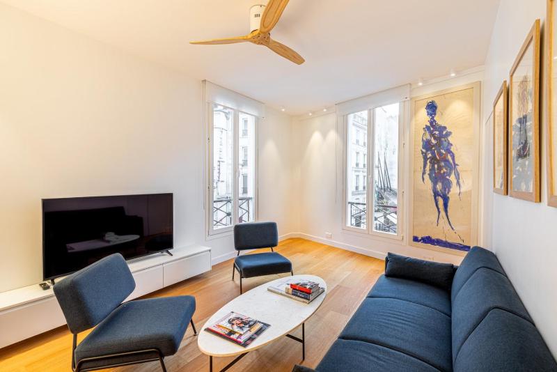GuestReady - Appartement moderne et sophistique — отель с удобным расположением в Париже