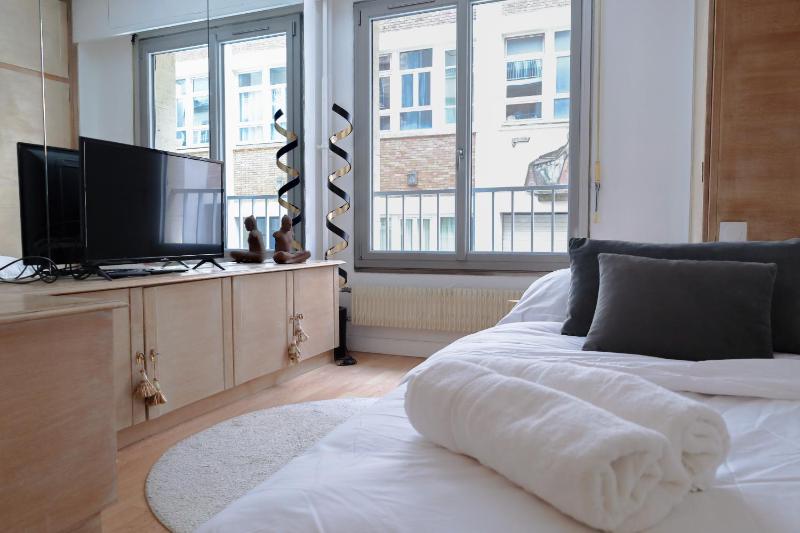 Cosy studio proche Tour Eiffel — отель с удобствами в Париже