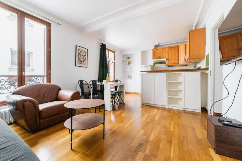 85m2 de Confort Paris 17 - Charme parisien 6P — комфортный отель в Париже