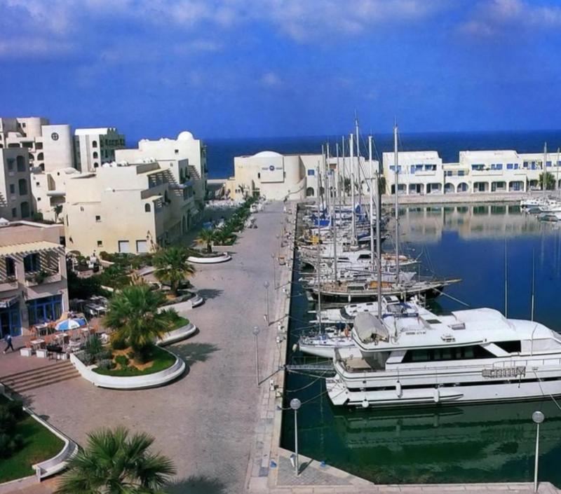 Monastir cap Marina — забронировать отель в Монастир