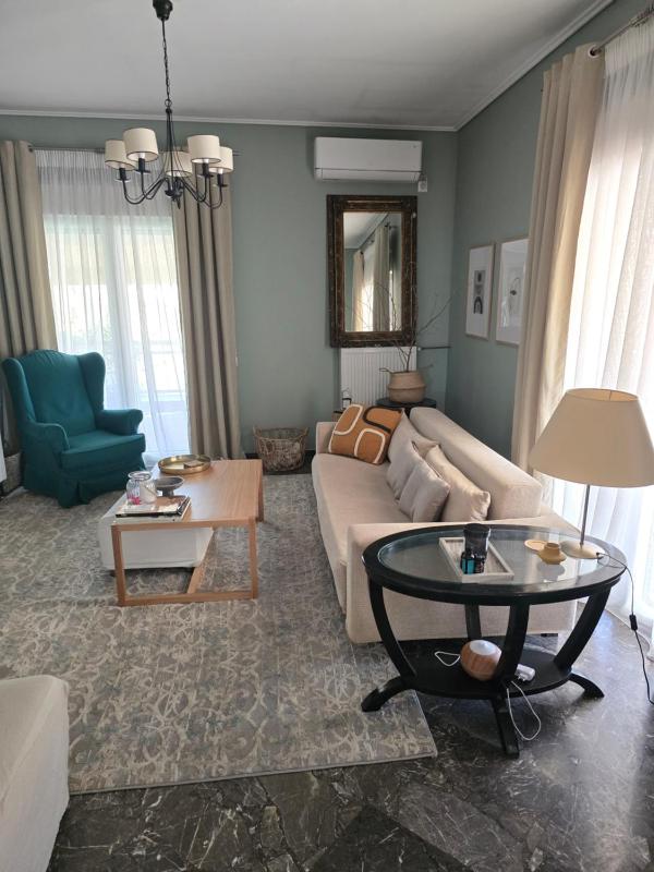 Large 1 bedroom Penthouse with Large Terrace — комфортный отель в Афины