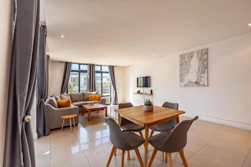 Цены на Modern Beachfront 2 bed, 2 bath- 143 Eden, Big Bay в Кейптауне