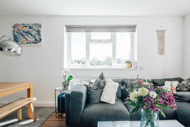 2 bed Hoxton Flat with Wifi — отель с удобствами в Лондоне