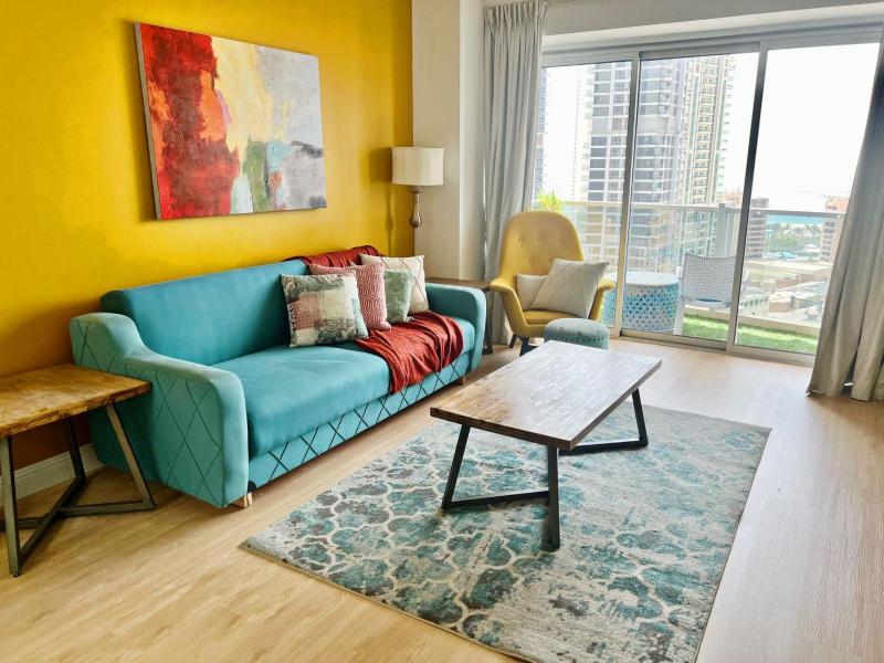 Newly Renovated Marina & Sea View Family Condo — забронировать отель в Дубае
